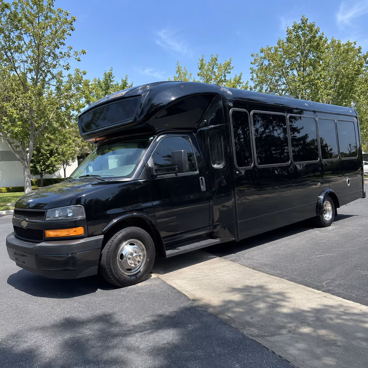 west haven 15 passenger party bus