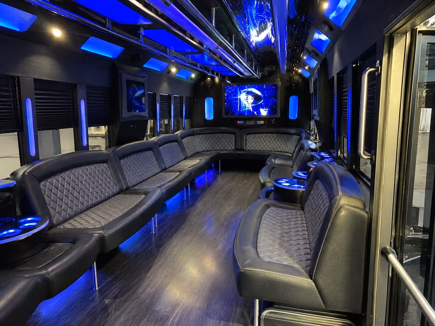 west haven 28 passenger party bus interior