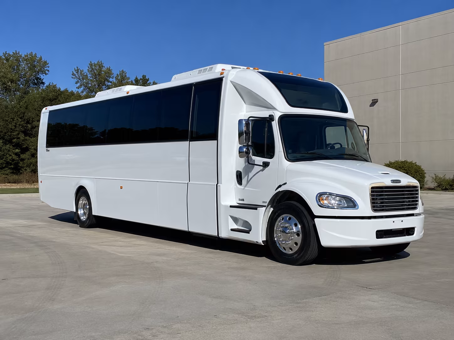 west haven 28 passenger party bus